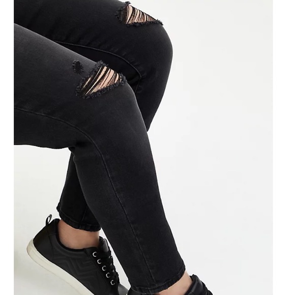 Torrid NWT boyfriend straight jeans - Picture 3 of 6